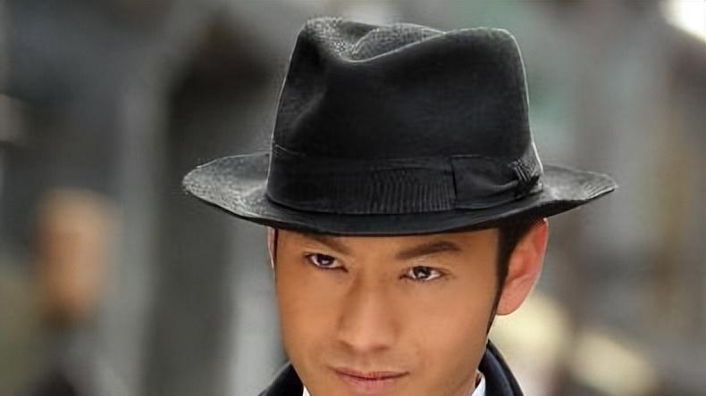 黄晓明|黄晓明终于公开了！他回家乡度假后，美好的回忆流露出艺人的孤单