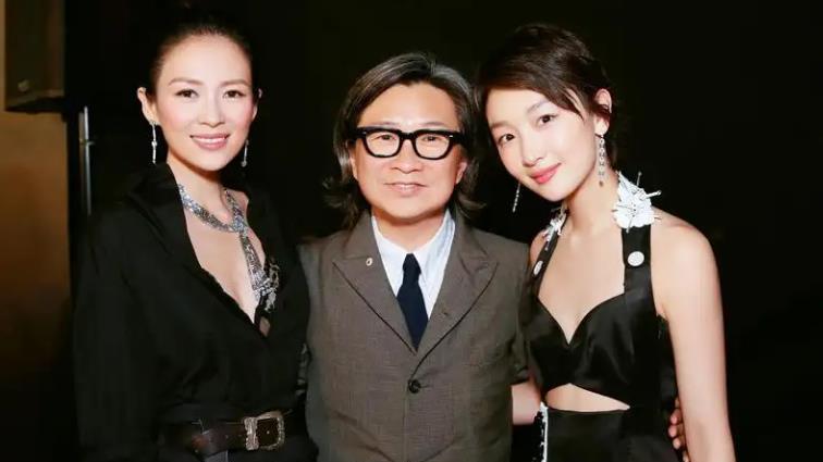 周冬雨|网传周冬雨与搭档刘昊然同居，比与窦骁林更新易烊千玺绯闻更实锤