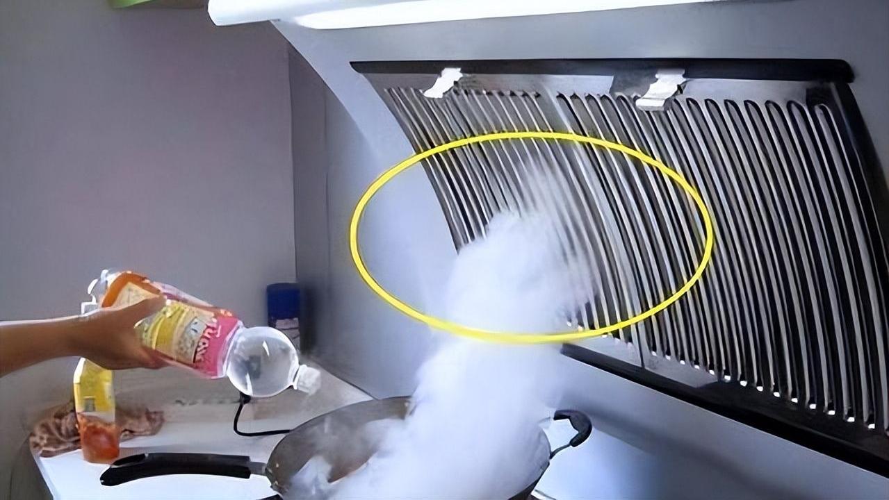 炒菜开油烟机时，到底要不要“开窗”？原来我们都做错了