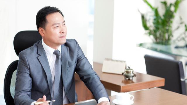 |被领导提拔，高情商的人不会直接送礼，而是用这3种方式表达感谢