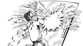 男子头撞单元门旁玻璃引发骨折！可以找物业索赔吗？