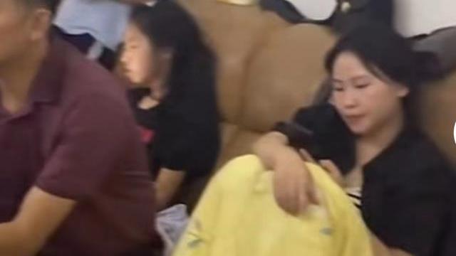 四川：35人因疫情被困朋友家，吃住4天，每天吃饭就像吃席