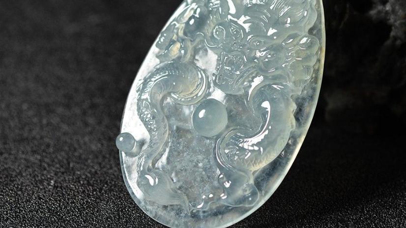 雕刻|翡翠手镯剩下的手镯芯，在雕刻师的打磨下，也可以浴火重生