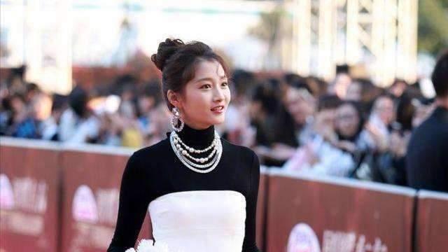 倪妮|身材脸蛋完美，却总穿奇葩礼服，这5位女星，个个是丑衣服收藏家