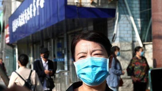 带货|吉祥三宝再合体！妮妮开启直播带货，两位兄长陪伴左右