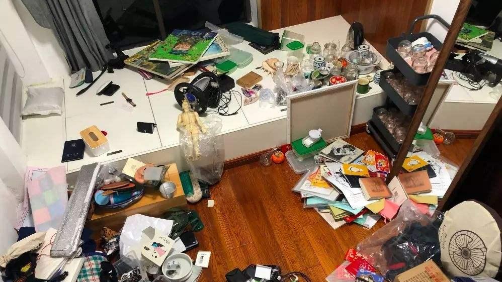 看过无数“凌乱的家”，我窥见了贫穷家庭的4个通病，个个扎心！