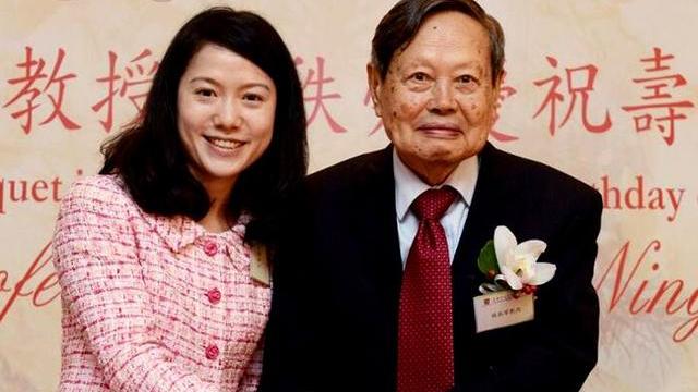 杨振宁的地位之高，贡献之大，长期以来都被我们低估了