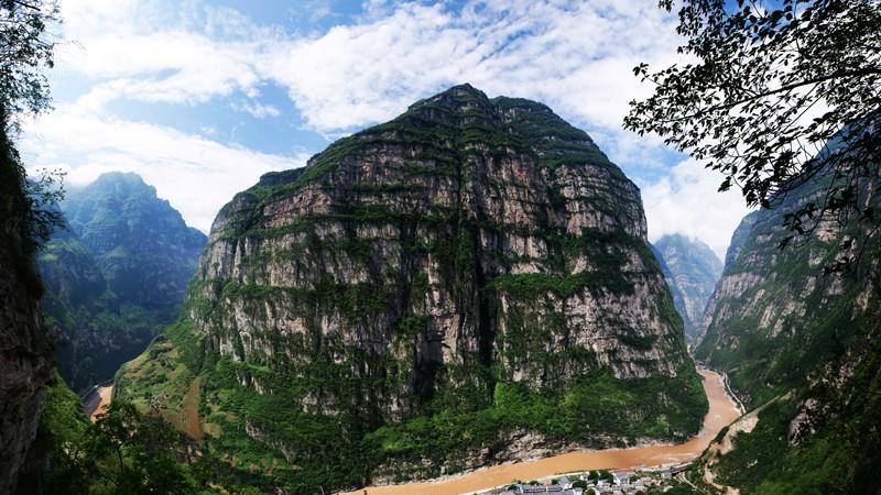 重庆|我国的“霸气”峡谷景区，对国人免费开放，却不允许外国人入内