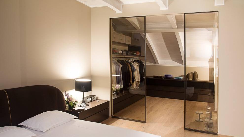 主卧室装衣帽间还是卫生间好？一听内行人的话，后悔察觉晚了