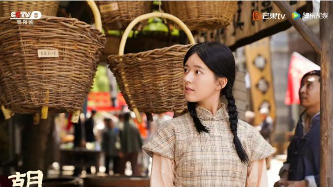 赵露思|23岁赵露思脱离滤镜演“村花”，扯下多少美颜女的遮羞布？