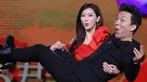 林志玲|记者曾问林志玲：和范伟演亲密戏不尴尬吗？林志玲：尴尬的不是我
