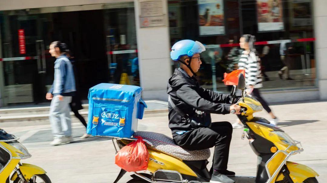 王亚军|“高端”纯外卖崛起，有人月入300万