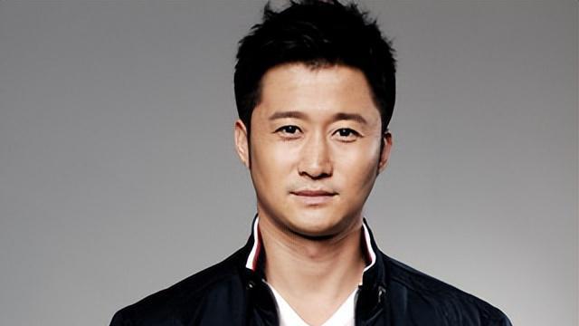 吴京|吴京评价梁小龙，我的功夫很普通，梁小龙的街头格斗最强