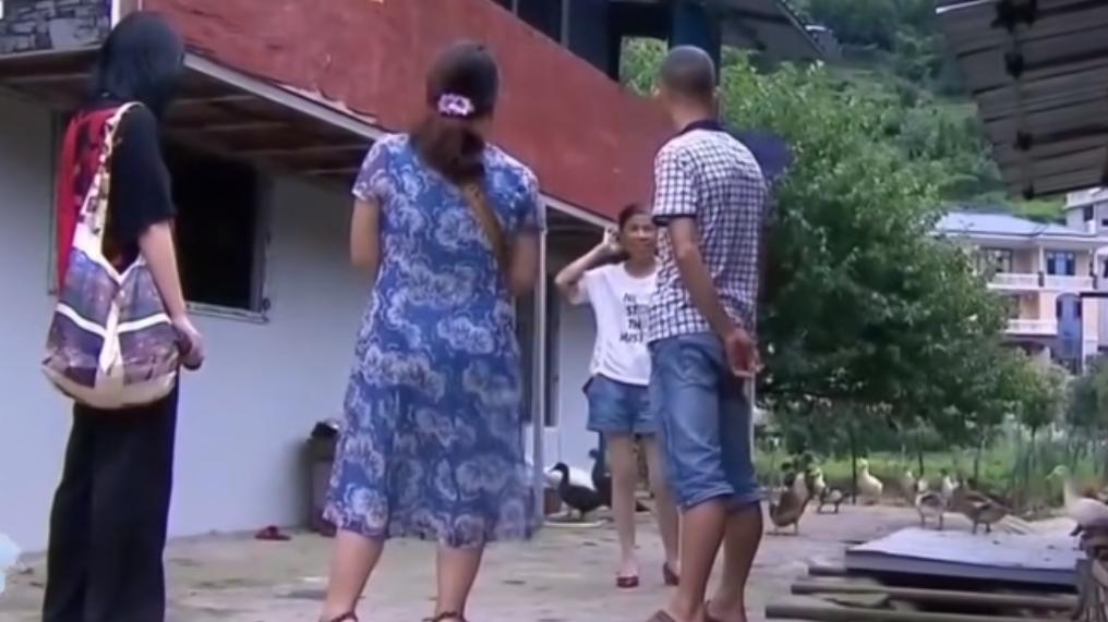 出生一天就把女儿送人，养父母去世女儿坐拥百万遗产，就来上门认亲