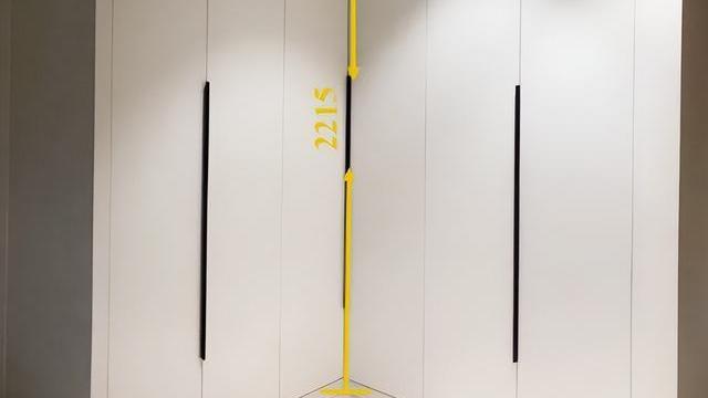 衣柜定制别“踩坑”，转角设计细节多，商家一般不会告诉你