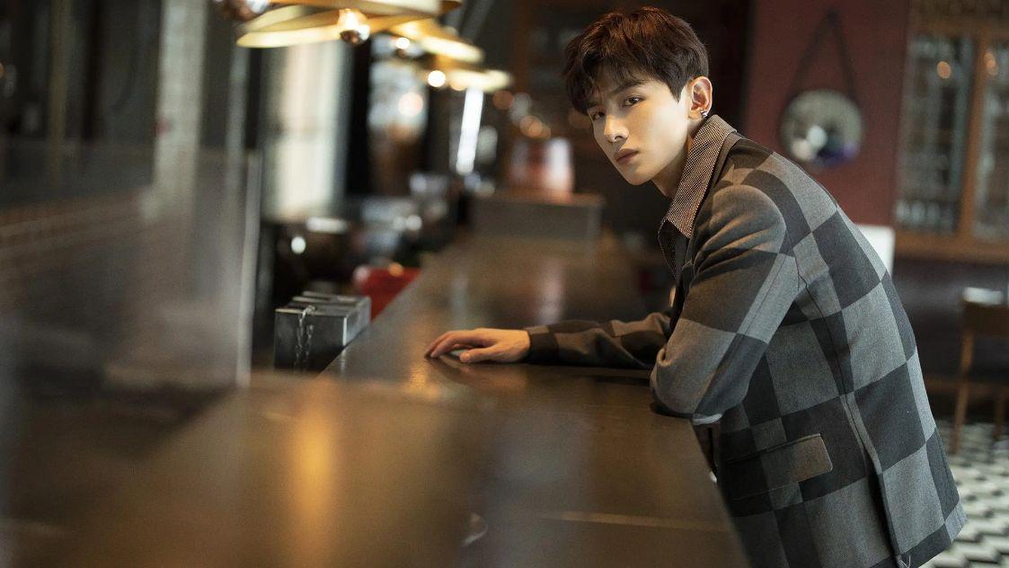 宋轶|白敬亭为什么会看上宋轶这个大龄剩女？关键是她背后的资源