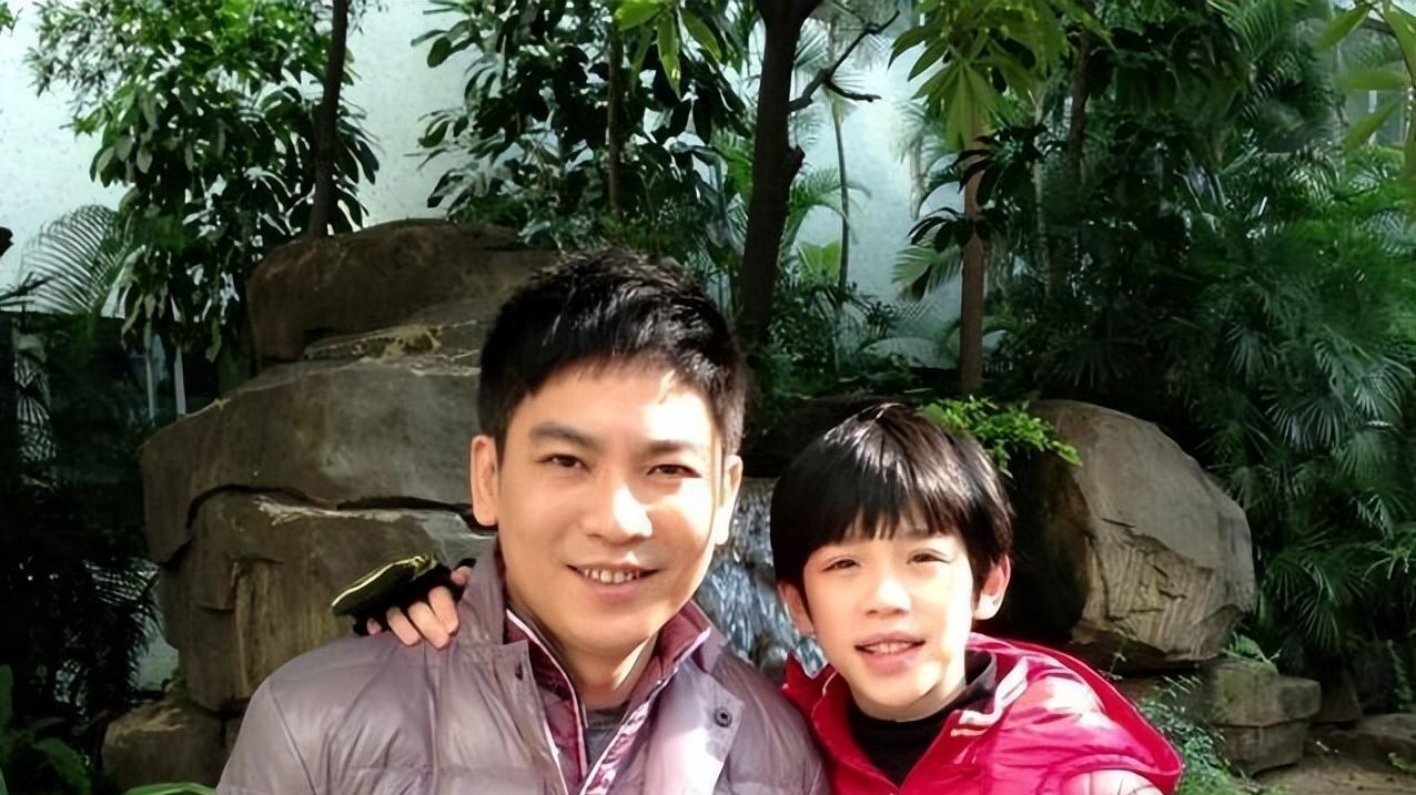 徐若琪|45岁的广州演员徐若琪，他用二十年的青春来感激康家人的不离不弃