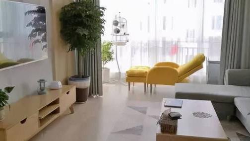 都说顶楼不好，买188平顶楼复式送大露台，玄关就足够把人迷住！