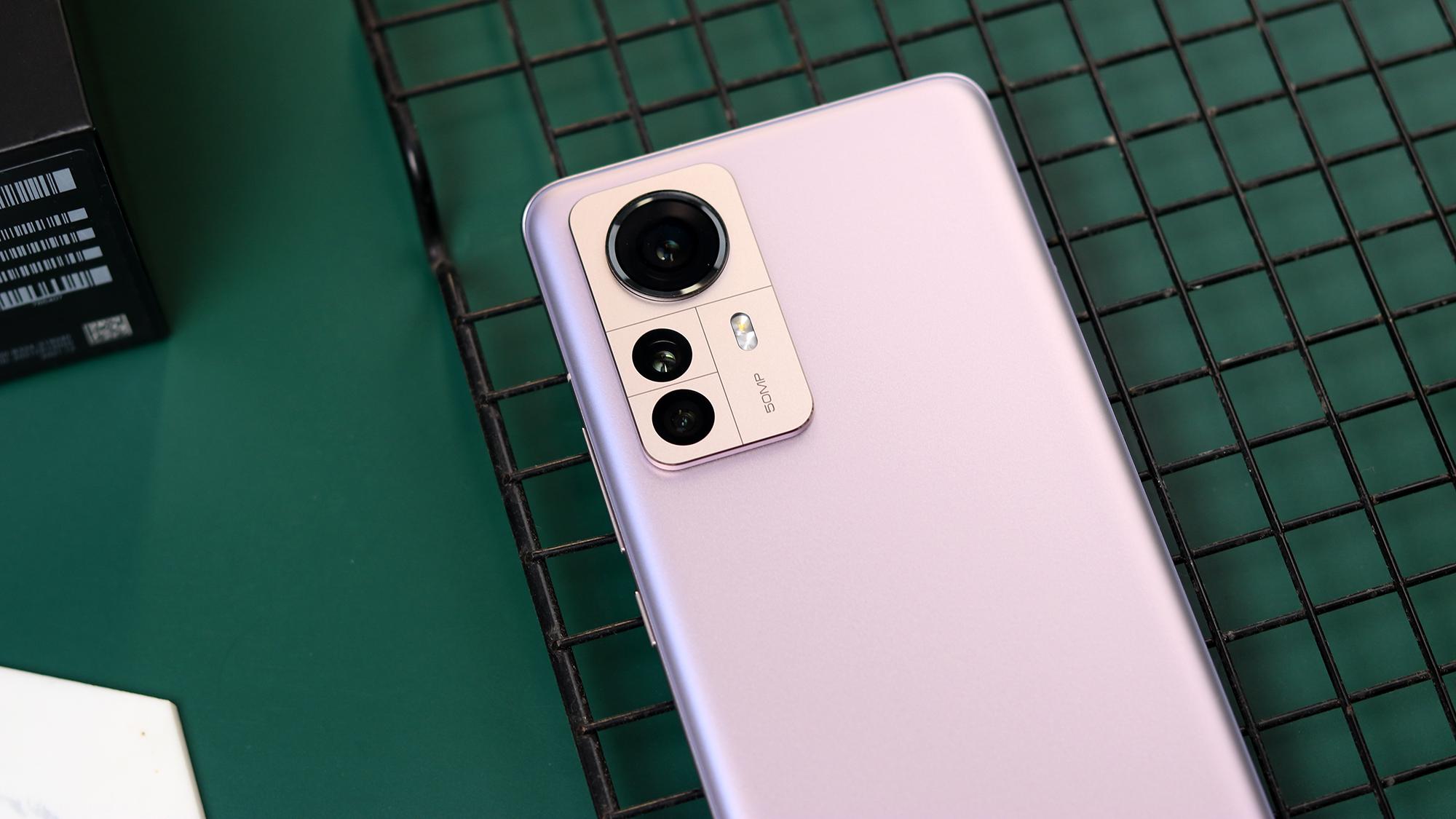 小米科技|小米12、iPhone 13 Pro、vivo X70超大杯，闭着眼买