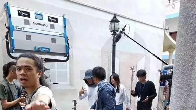 王宝强|王宝强追忆往事：周星驰要求一场戏拍50多遍，跟甄子丹打斗很吃力