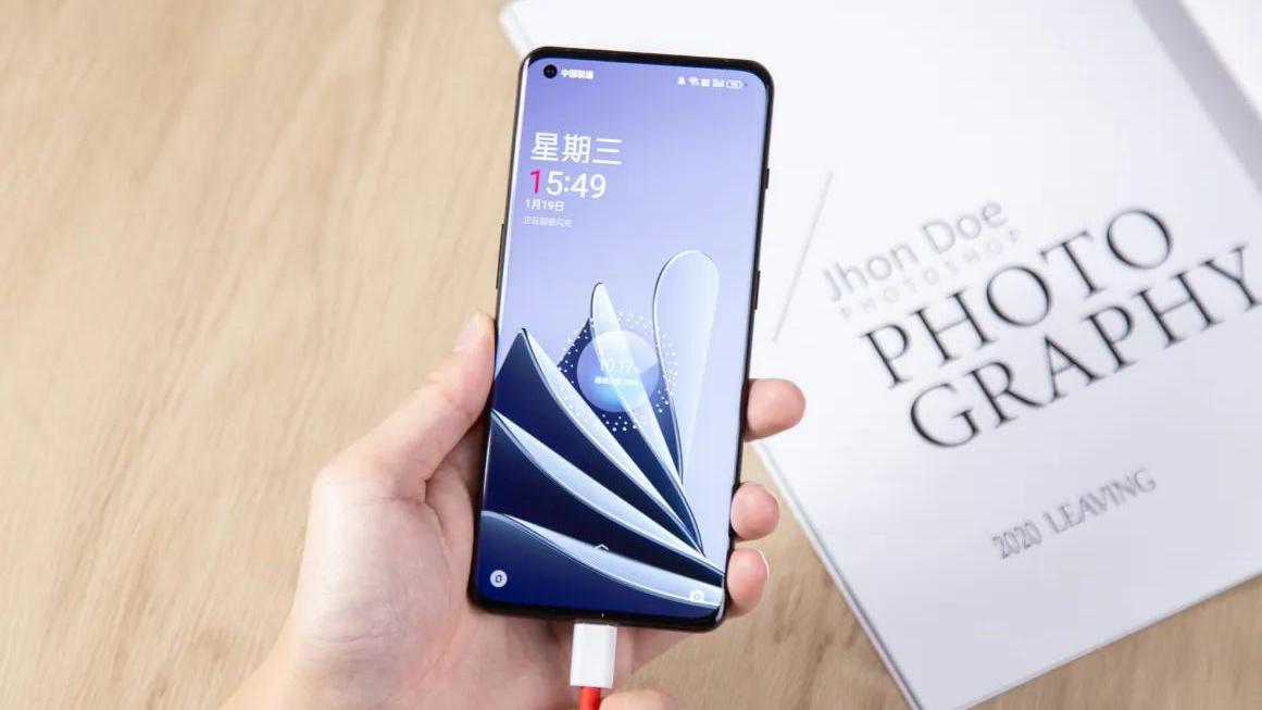 tp-link|踏青拍照、宅家上分都好用，送这款高颜值旗舰给女神不会错