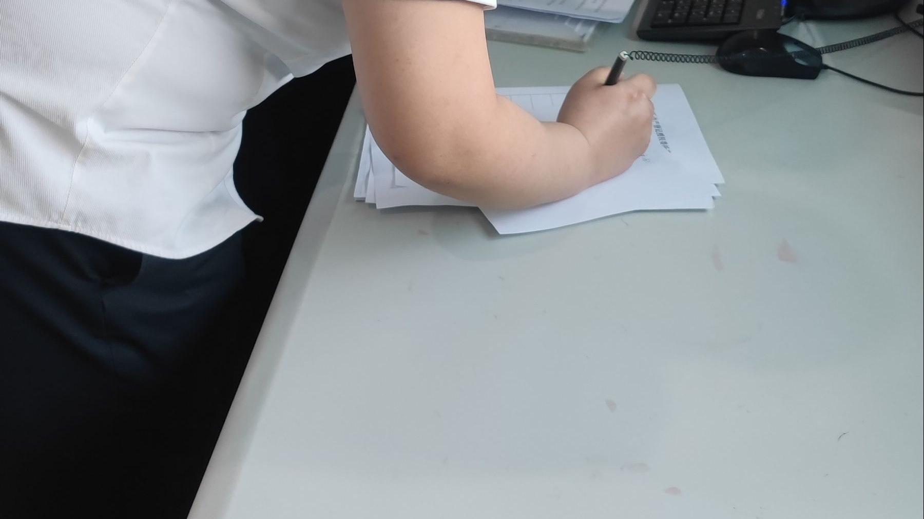 贵阳|“让居民不跑路”，临近入学登记，900多户业主拿到了房产证