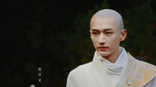刘学义|刘学义又一新剧未播先火，光头造型帅气十足，网友：熬夜也要追