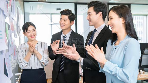 |职场中如果不懂得拒绝别人，那么等于“吃”了亏，得不偿失