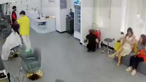 面膜 女子染发不结账称：“自己是大网红”，为何会出现这般耍赖逻辑？