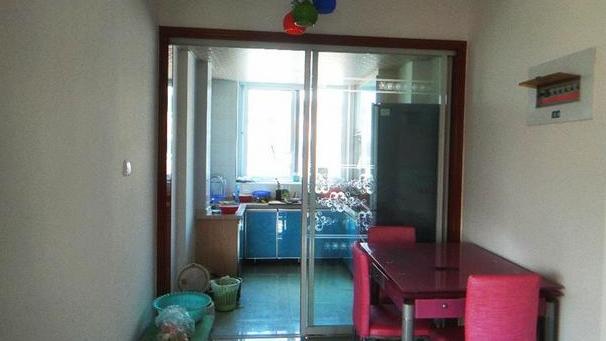 奋斗多年买了房，装修只花3万多，穷有穷的活法，大家看值不值？