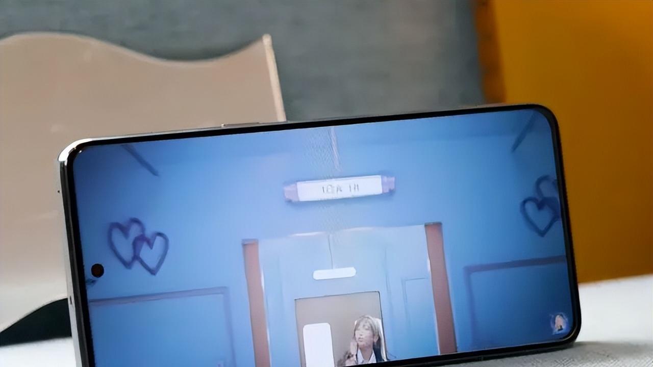 |E4、E6屏幕材质究竟有怎样的差别？内行人告诉你区别在哪