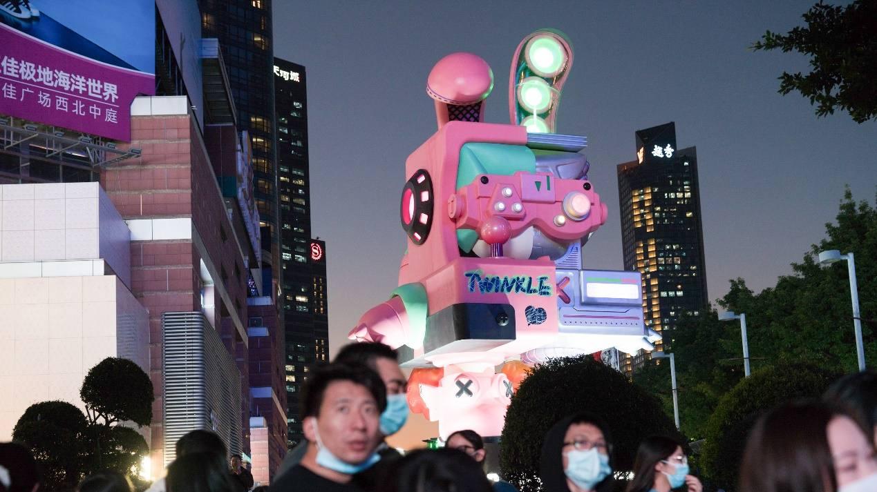 唯品会|转身科技的阿里、押宝物流的京东，坚守特卖的唯品会