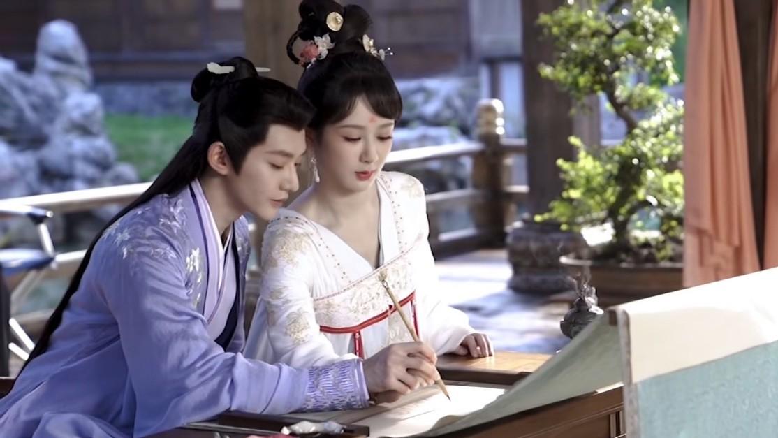 仙剑六|《仙剑六》最新路透，虞书欣紫衣马甲配麻花辫，26岁美出新高度