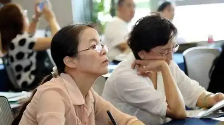 学霸|这种父母“职业组合”火了，学霸产出率很高，收入不是主要因素