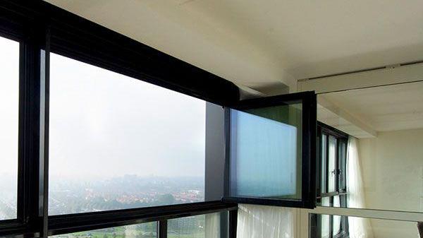 跟风装折叠玻璃封阳台，无法装防晒帘，该怎么遮阳防晒？四招教你