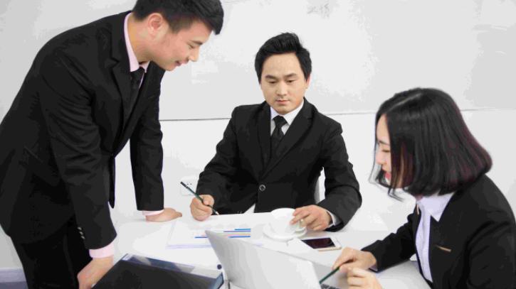 山东省|职场新人最怕的就是领导给意见