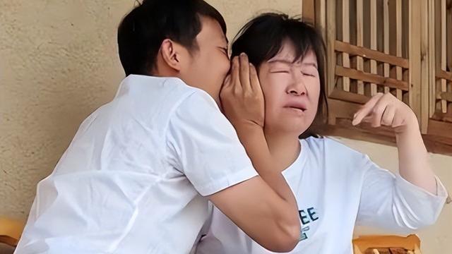 杨槠策|杨槠策直播亮冥币疑似被封，建小号与余粉互骂，网友：急眼了？