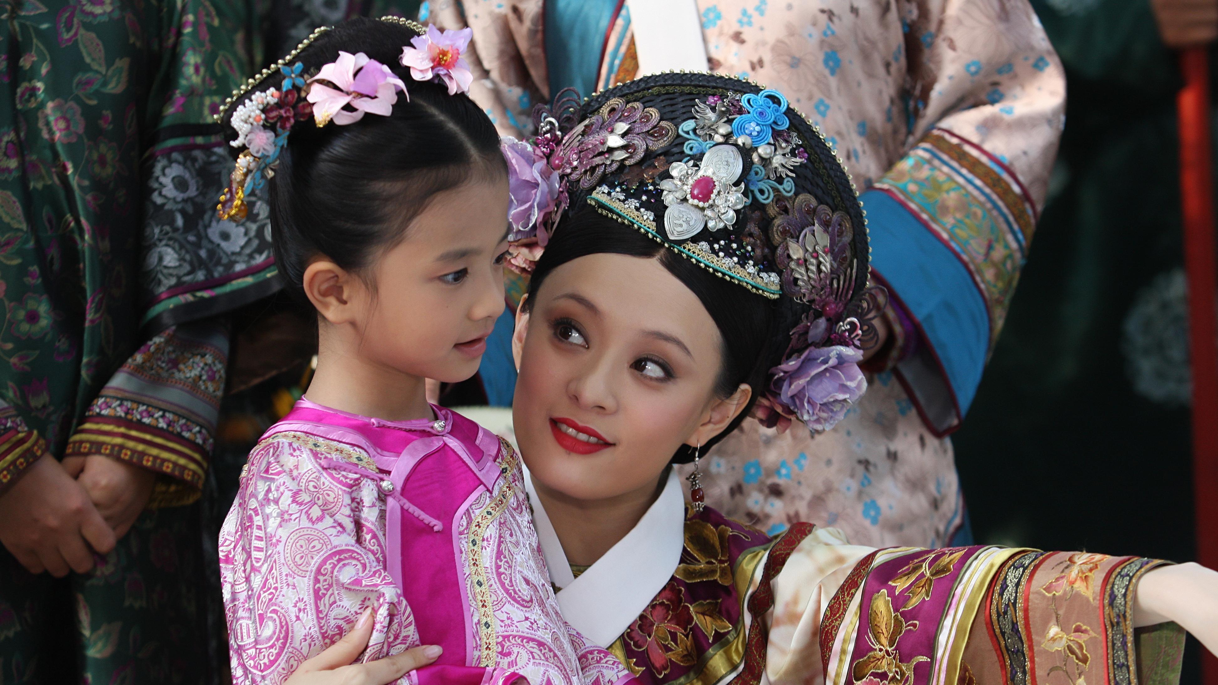 甄嬛传|《甄嬛传》甄嬛听到浣碧跟随果子狸自杀而亡，为何突然愤恨的扯断佛珠