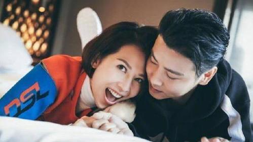 刘亦菲|有种“高龄生娃”叫蔡少芬，47岁生下三胎后，与同龄丈夫像两代人