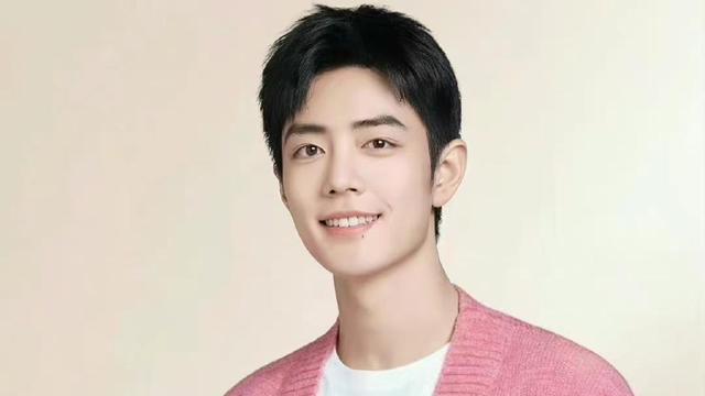 肖战|知情人宣称肖战拍戏遇到“烦恼”，形象随处可见，找到巨星兄弟？