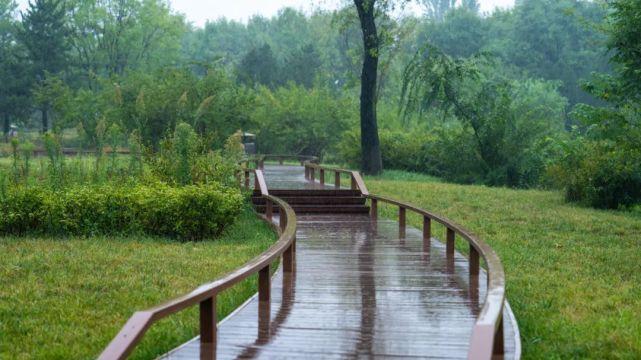 游山川|昆明池·七夕公园|在这场秋雨中，浪漫邂逅这幅“静秋雨韵图”