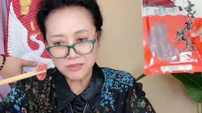 王丽云|一级演员直播带货：“2000块的火箭都不给我刷，你们真抠门啊！”