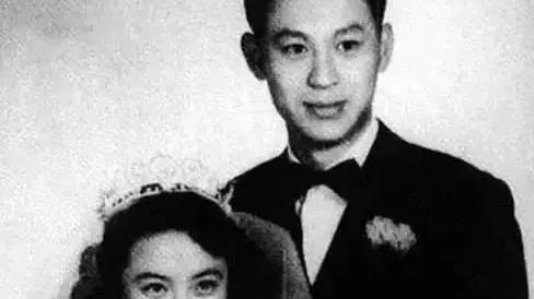 文静|随夫坐牢轰动香港，蹿红速度史无前例，她把平凡的日子过成了诗