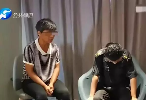 29岁男子痴迷50岁大妈，两年狂砸60万，大妈：我这该死的魅力