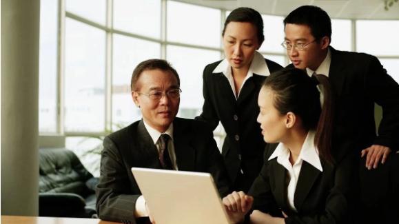 签证|领导给下属找事，会给自己找麻烦吗？