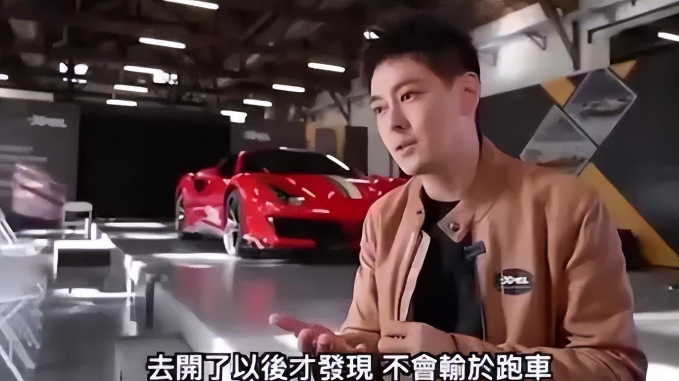 林志颖|时隔3个月后，林志颖单手开车还竖大拇指，这一次开的不是电车了