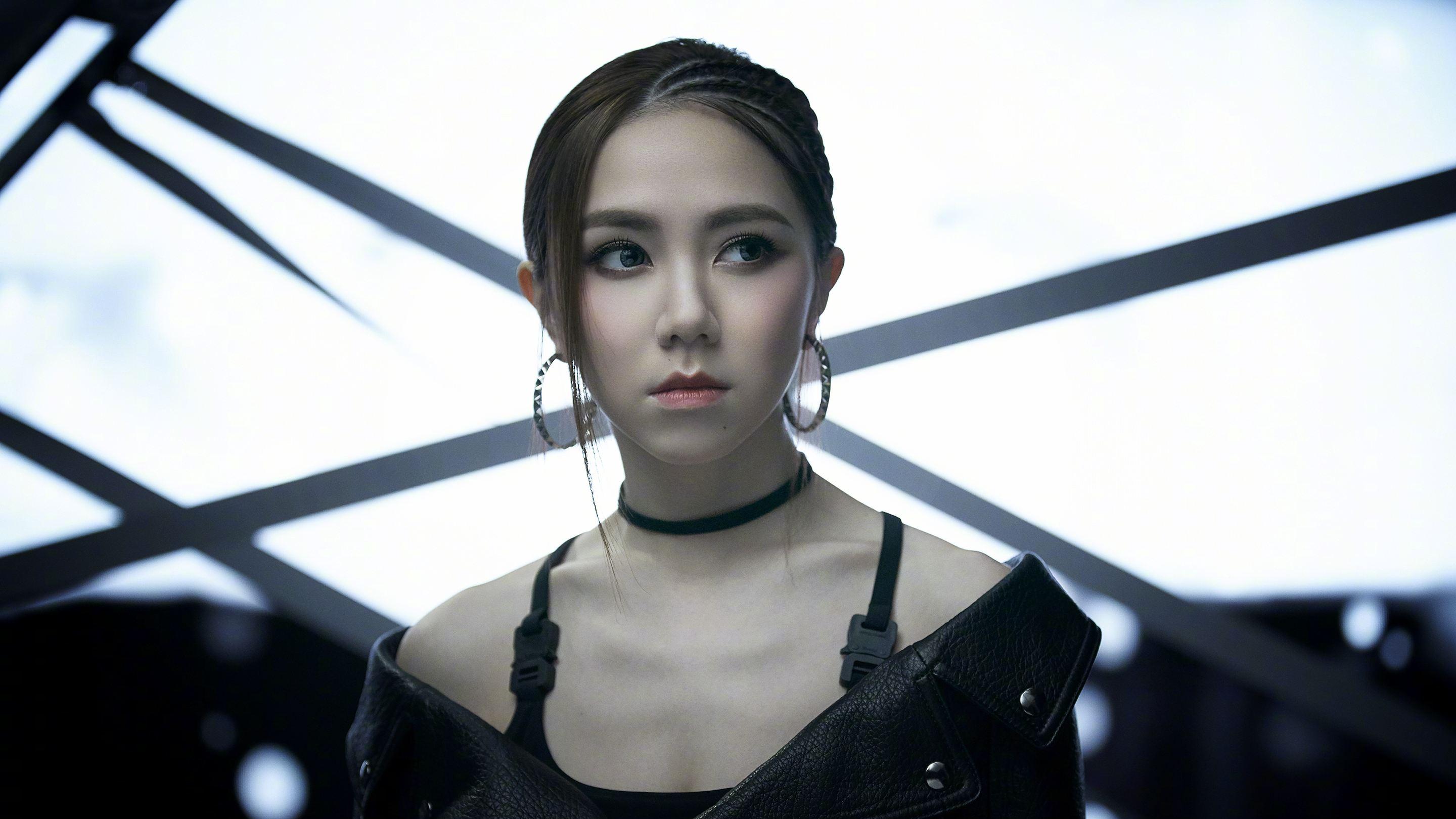 跨年演唱会|江苏跨年演唱会：确认8位歌手，1顶流3中生代，周深毛不易再同台