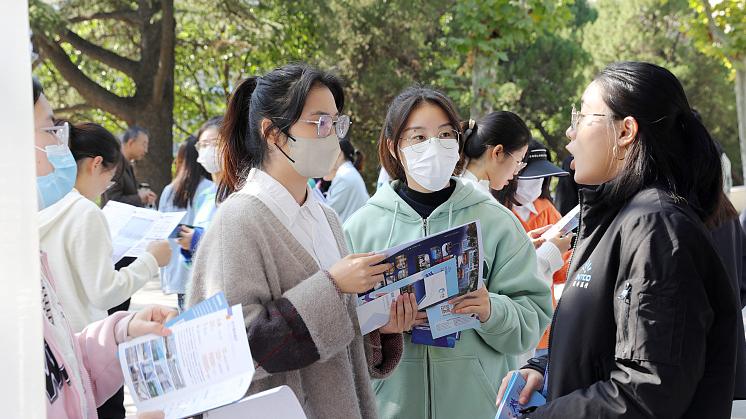 郑强|“找工作别挑三拣四”，郑强教授犀利点评，一句话“骂醒”年轻人