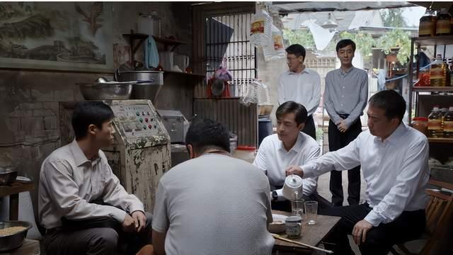 任程伟|任程伟客串《县委大院》演技炸裂, 为何万年不红, 吴越评价一语中的