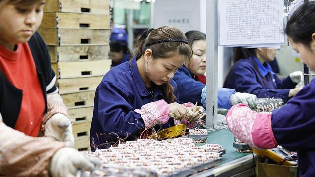 广东省|广东某工厂集体降薪，保底只有2千元，有些打工者反而支持